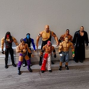 8 Wrestlers Action Figures
